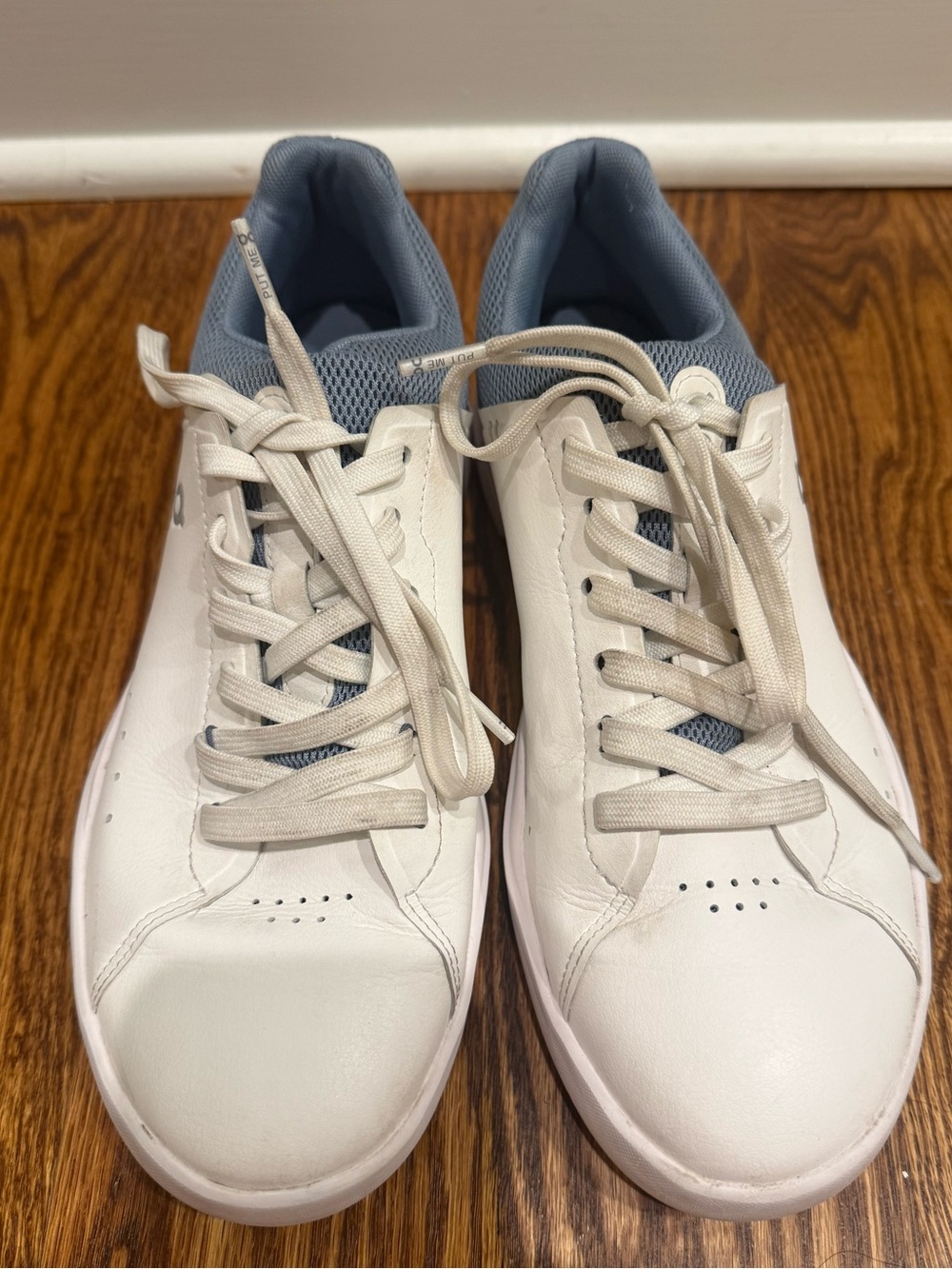 ON the Roger Advantage Men's Sneakers